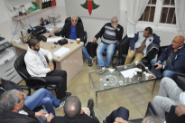 بالصور: إجتماع لبحث مماطلة البلدية حول الميزانيات المقررة لتوسيع عمل النادي الاسلامي بيافا